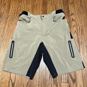 Zoic Men’s Mountain Biking Shorts in Tan and Black